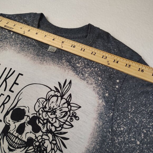 Crime Show Graphic Tee Shirt Womens sz Medium Skull Bleached Halloween - Picture 6 of 7